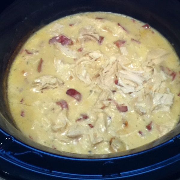 Chicken bacon ranch crockpot meal ~~ In crockpot, mix together 1 c. sour cream,