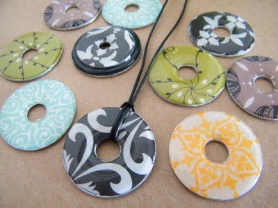 DIY washer necklace. How to turn a metal washer into a necklace! A creative and