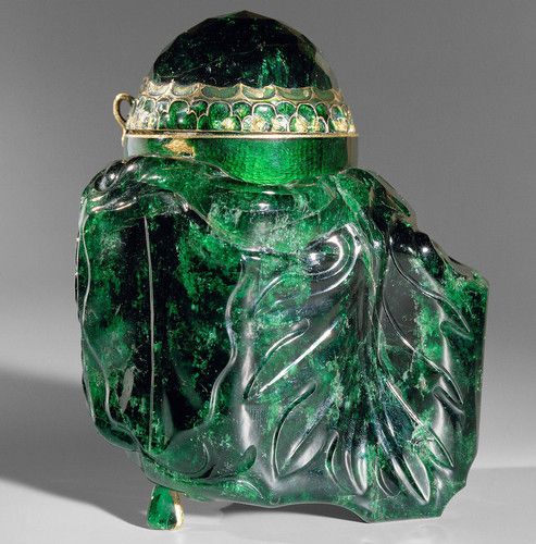 EMERALD VESSEL  This is the largest cut emerald in the world. It comes from Colu