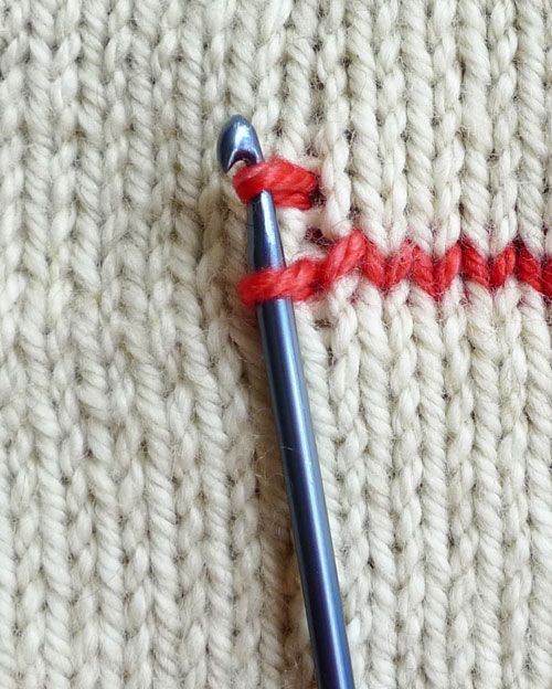 How to crochet vertical stripes on knitting