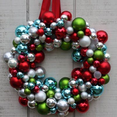 How to make an ornament wreath.    Matt & Becky: 12 Days of Christmas Crafts