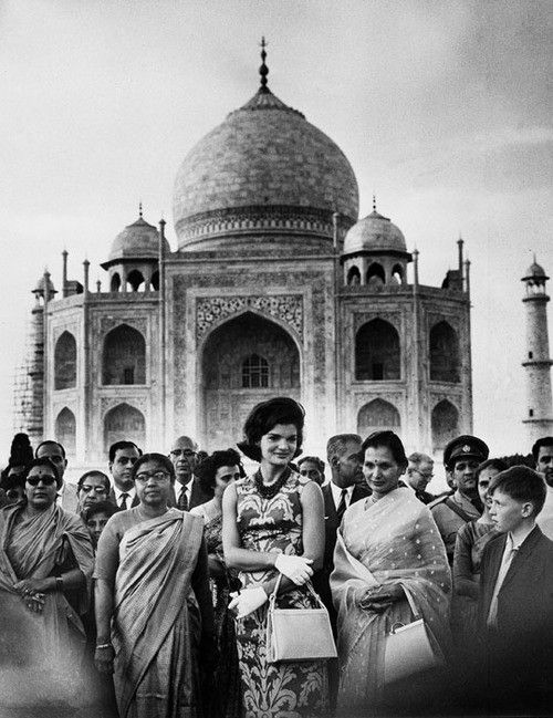 Jackie O in front of the Taj Mahal, March 1962