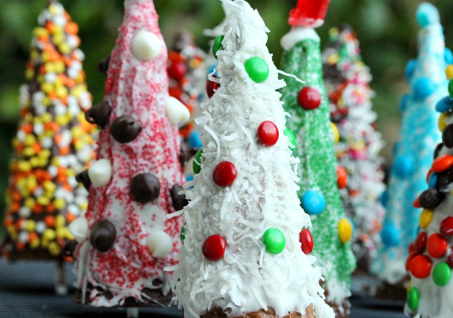 Let kids decorate these instead of gingerbread houses