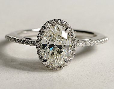 Oval Halo Diamond Engagement Ring vdiogene