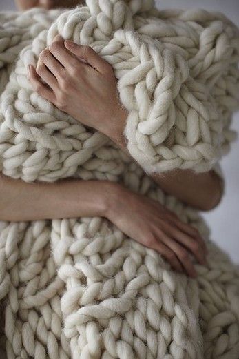 Quick-to-knit chunky blanket – love it!!!