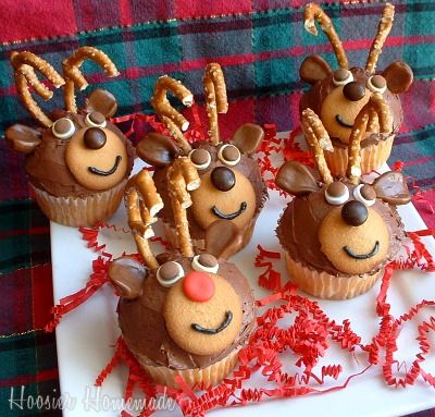 Reindeer Cupcakes – Love the Vanilla wafer idea!