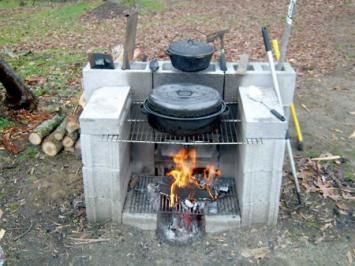 Simple outdoor stove