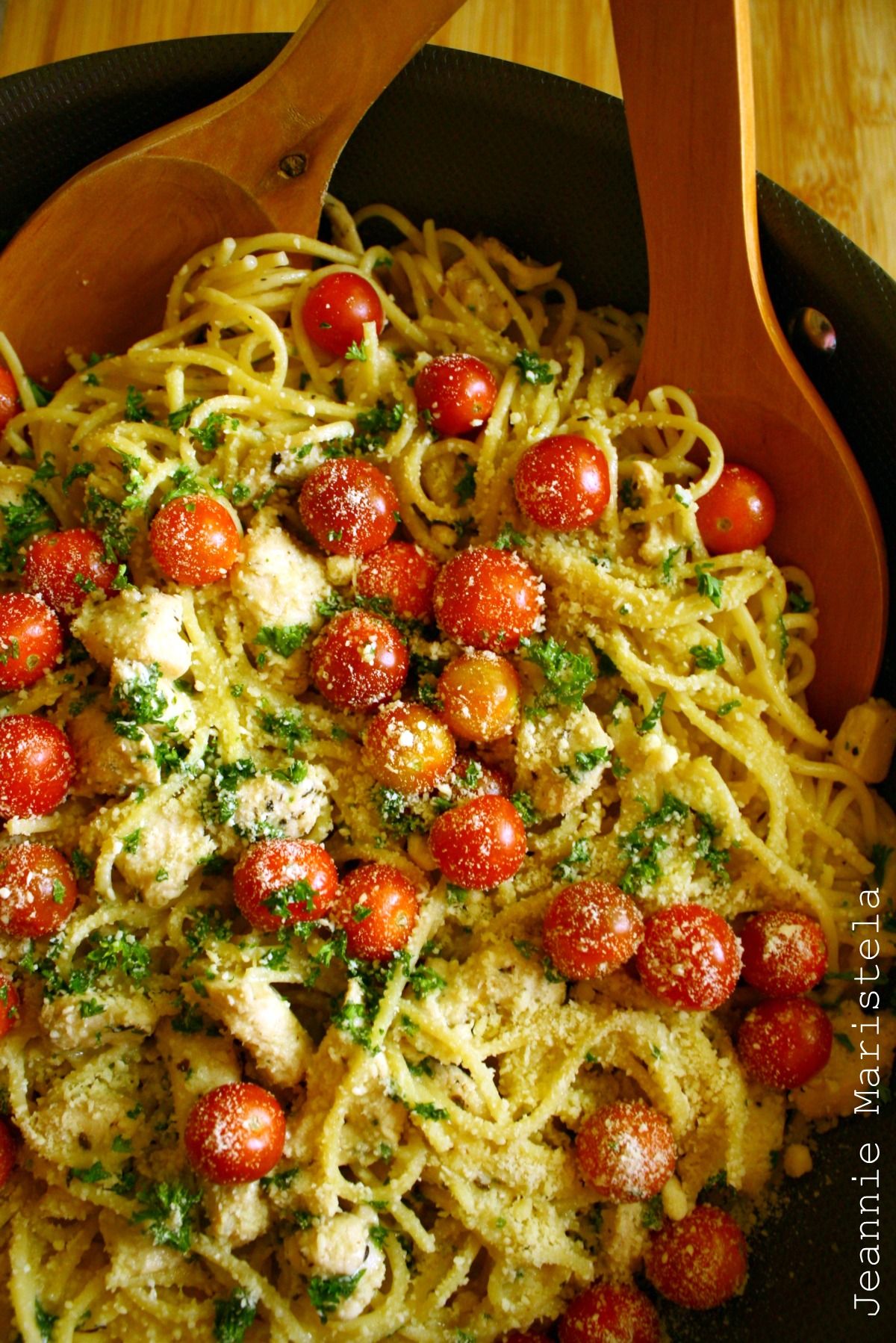 Спагетти с помидорами и сыром в духовке. Вкусные блюда. Вкусные макароны. Паста с черри. Спагетти с помидорами.