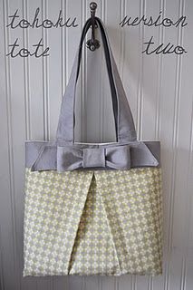 Totally thorough tutorial for an incredibly adorable tote!!