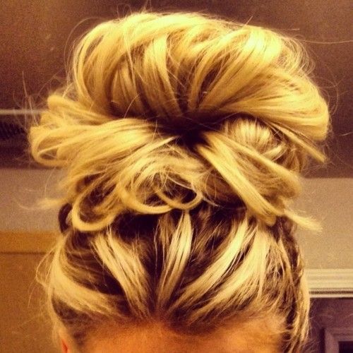 Try this. 2 elastics. 1 at the scalp – high pony second at the end of the hair.