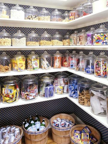 Would love my pantry to be this organized.