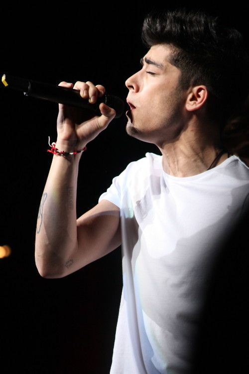 Zayn Malik singing