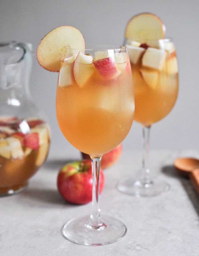 apple cider sangria for Thanksgiving-im so making this