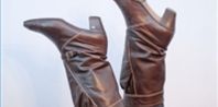 how to stretch leather boots