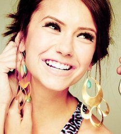 lovee Nina Dobrev