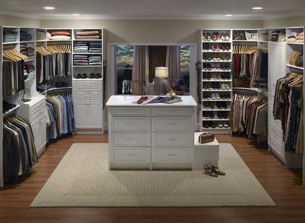 walk-in closet