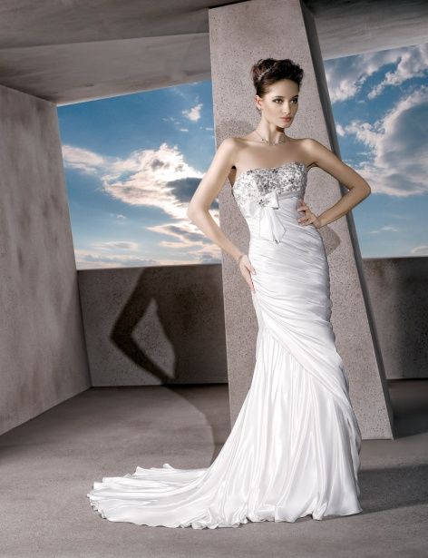 Chic sleeveless trumpet / mermaid floor-length bridal gowns