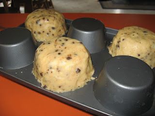 Cookie Bowls – bake, then fill with ice cream… OH THIS IS AWESOME! Drooling!