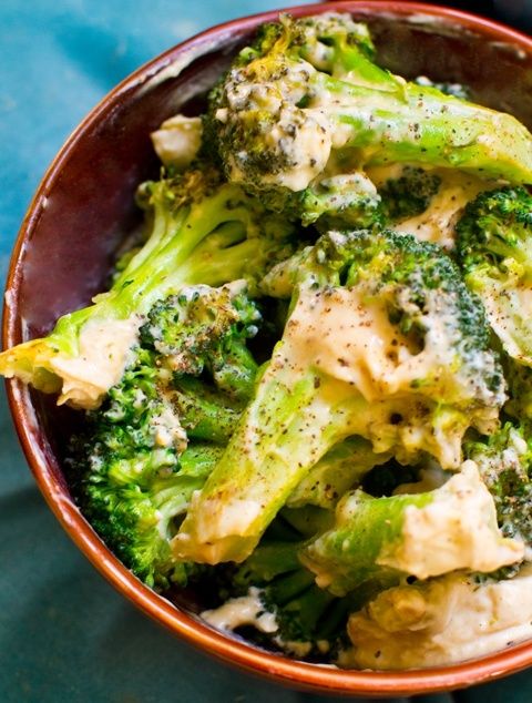 Creamy garlic broccoli  about 30 calories per cup. This would e great with chick