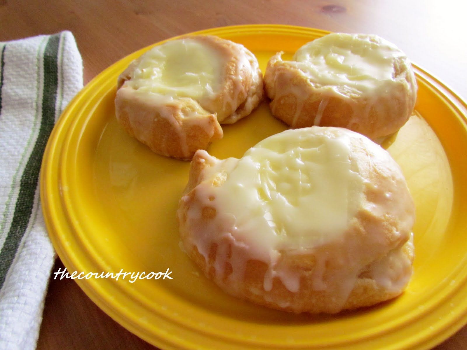 Easy Cheese Danish