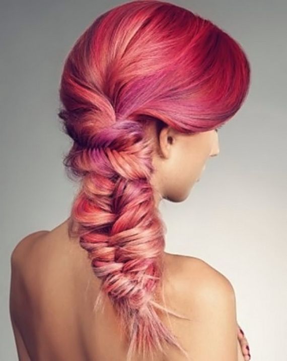 Gorgeous color! Look at this fishbone braid that is going sideways at the top! C