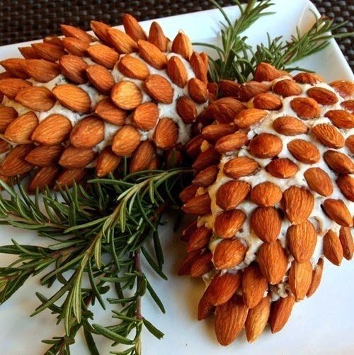 How awesome are these? Pinecone cheeseballs for your Christmas party !