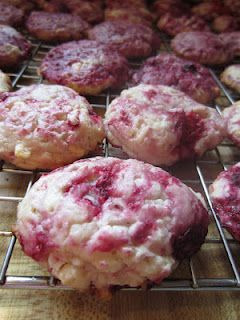 Mmm…White Chocolate Raspberry Cheesecake Cookies