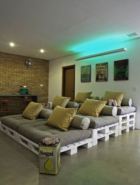 Pallets turned into home theater seating.