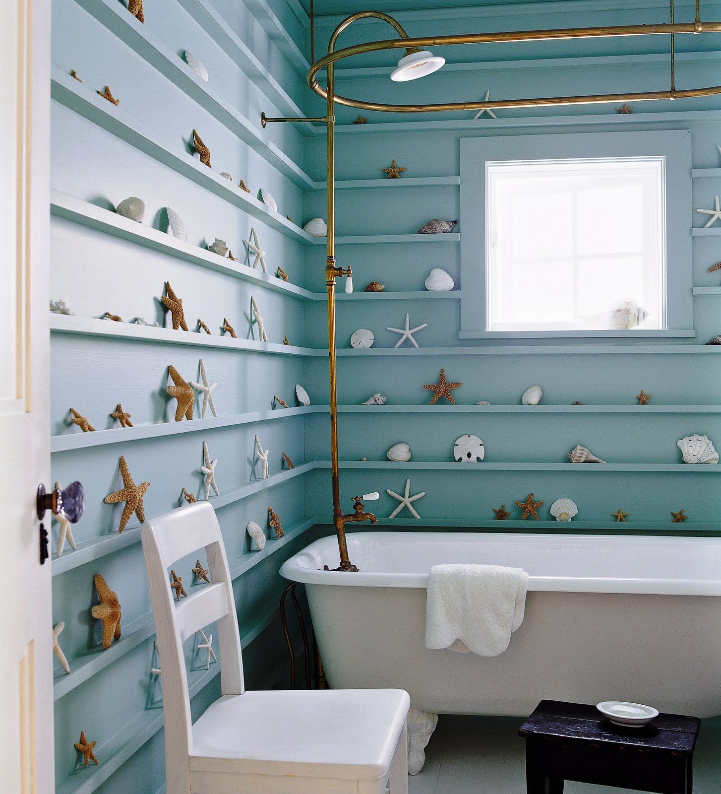 Shabby Chic Blonde: Home Decor Inspiration-A Fun Beach Bathroom the small shelve