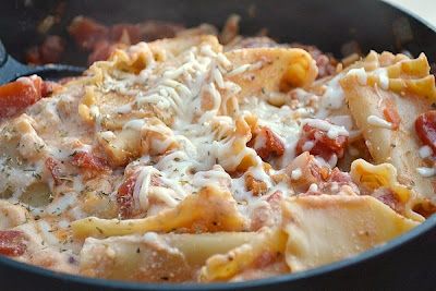 Skillet Lasagna! A healthy and freaking delicious dinner! 275 calories, but it t