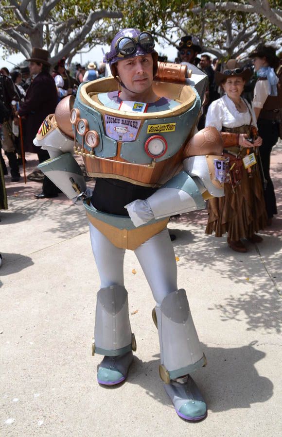 Steampunk Buzz Lightyear. I repeat, a STEAMPUNK. BUZZ. LIGHTYEAR. Nothing will e