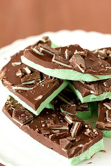 mint chocolate bark for your Christmas tins!