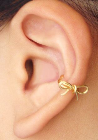 Ear cuff bow