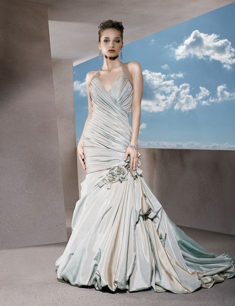 A-line taffeta sleeveless bridal gown,love it!
