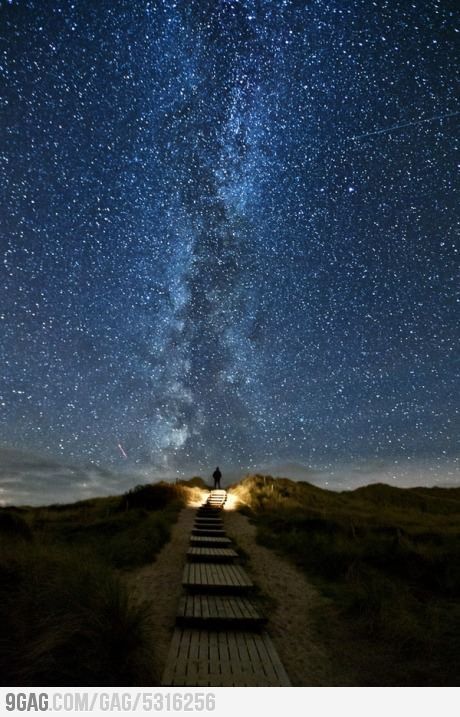 'Heavens Trail' in Ireland, the stars line up with the path!