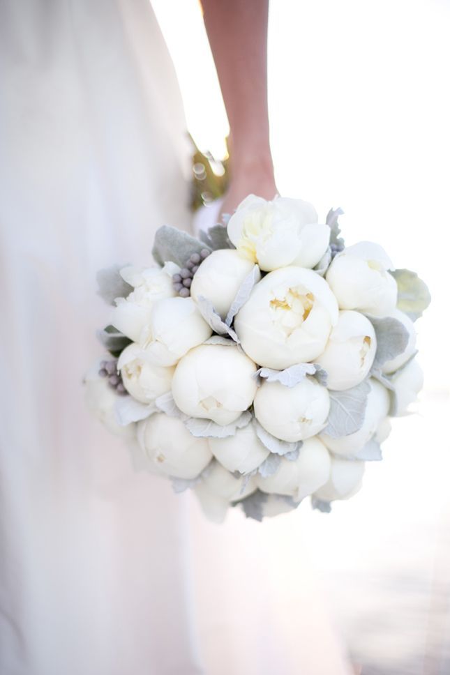 I heart this white peony bouquet