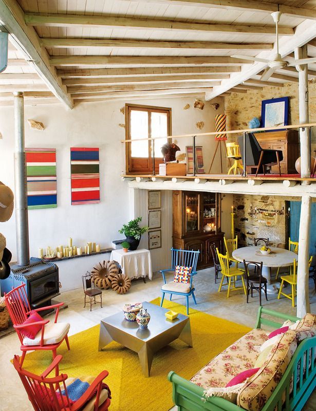 Love this tour of a gorgeous + colorful home.