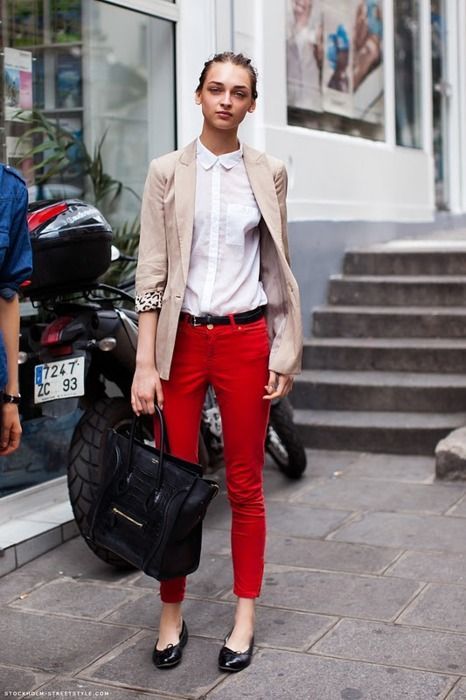 Red chinos and crisp, white blouse