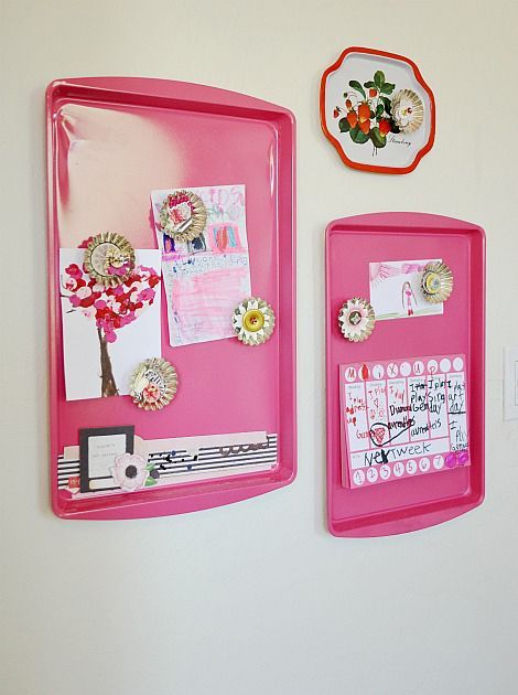 Spray-painted cookie sheets as magnet boards!