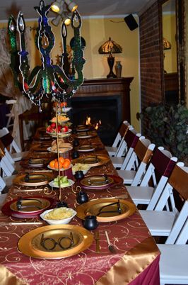 Table settings at a Harry Potter Party #harrypotter #party table