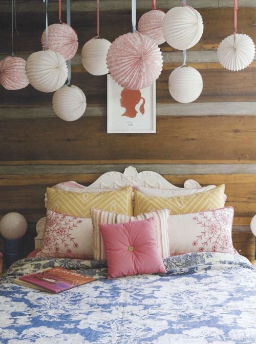 pretty pastels…log home guest bedroom