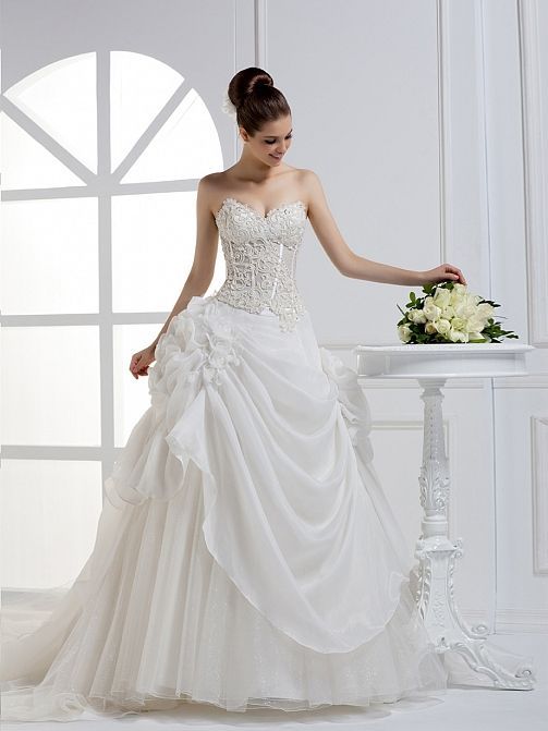 #2 dress I like  2012 Fall Strapless Organza bridal gown