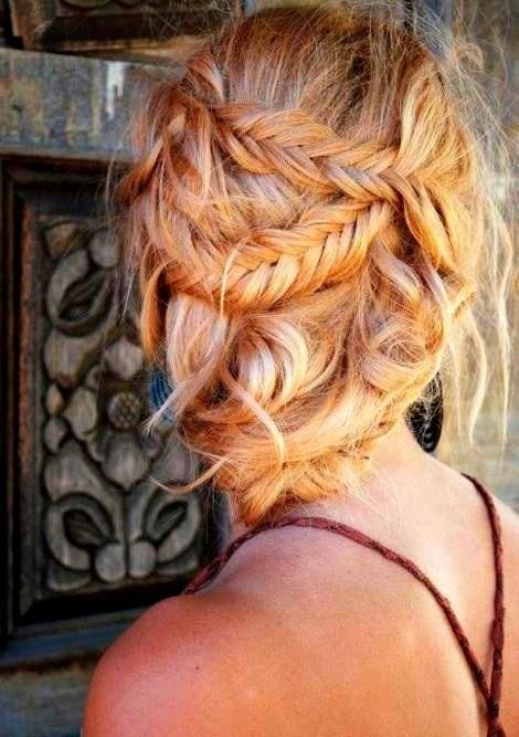 @Brittany Truitt prom hair?? this would be so pretty with your dress and really