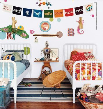 I love love this white room with all the pops of colour! Shared kids room: broth
