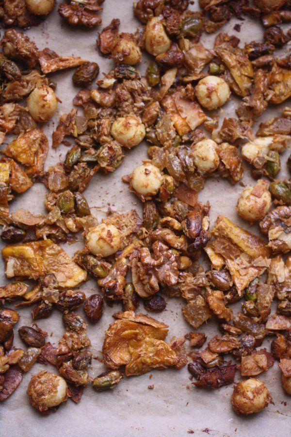 Tropical Trail Mix with Ginger and Coconut #lunchbox | Feed Me Phoebe