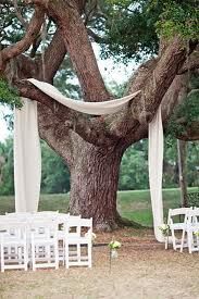 outdoor wedding alter