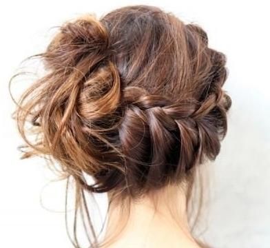 reminds me of my sisters wedding hair, just more relax