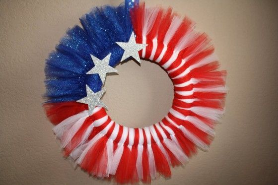 4th of July Tulle Wreath./ Canada Day Tulle Wreath. You could change this to Can