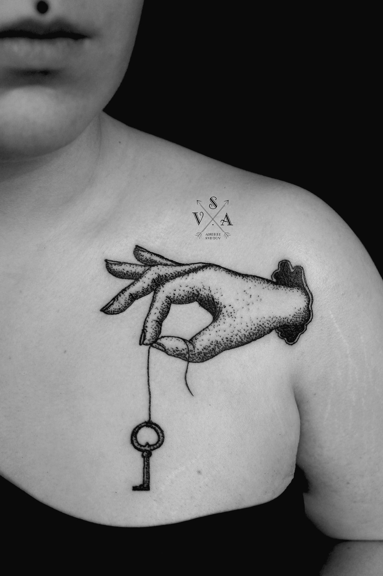 SV.A, tattoo, black and white photo, key, hand, sholder