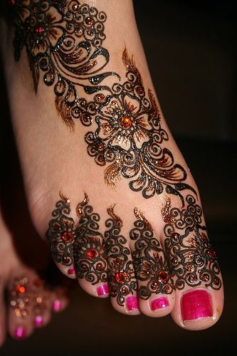 Pakistani Mehandi Designs 2012: Foot henna Designs